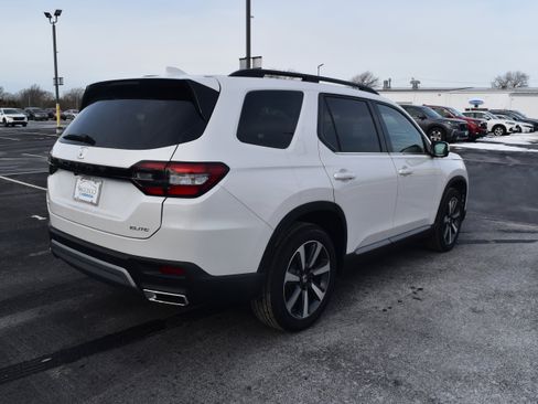 New 2025 Honda Pilot Elite image 3