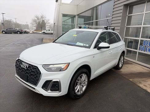 Used 2022 Audi Q5 2.0T Premium w/ Convenience Package image 2