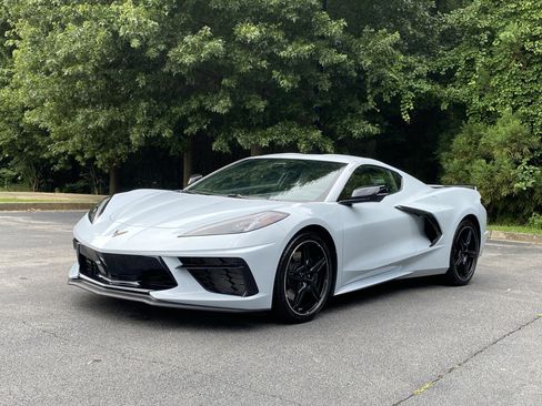 Used 2024 Chevrolet Corvette Stingray Coupe w/ Z51 Performance Package RWD image 5