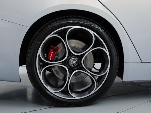 New 2026 Alfa Romeo Giulia w/ Driving Assist Package RWD image 20