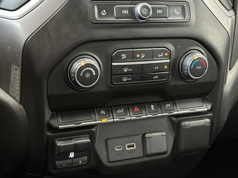 Used 2021 Chevrolet Silverado 1500 Custom image 18