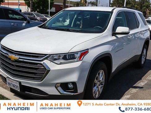 Used 2020 Chevrolet Traverse LT FWD image 1