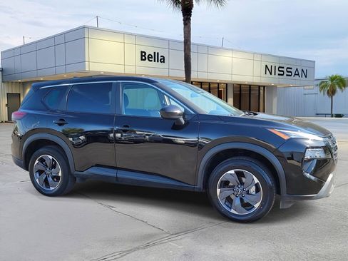 Used 2025 Nissan Rogue SV image 8