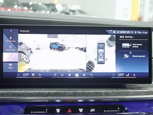 Used 2025 BMW 740i xDrive image 19