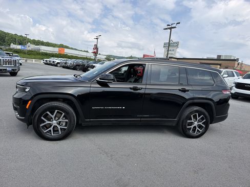 Used 2025 Jeep Grand Cherokee L Limited w/ Trailer Tow Package AWD/4WD image 10
