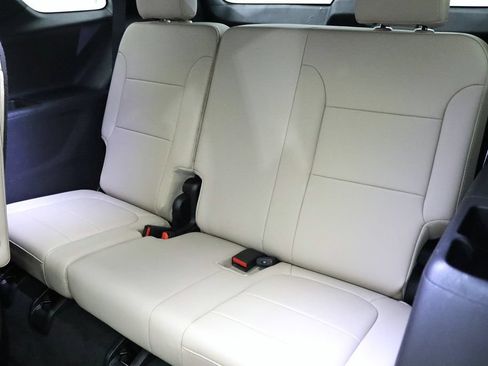 Certified 2023 Chevrolet Traverse LT AWD/4WD image 10