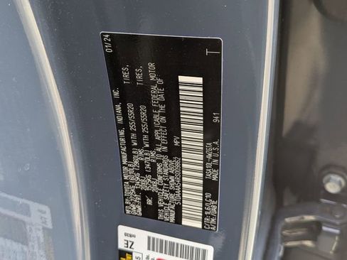 Used 2024 Toyota Grand Highlander Limited image 29