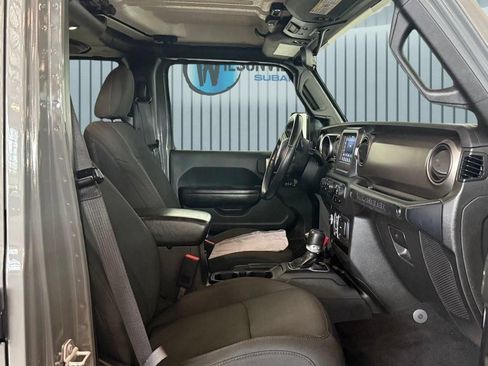 Used 2018 Jeep Wrangler Unlimited Sport S AWD/4WD image 6
