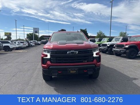 Used 2024 Chevrolet Silverado 1500 LT Trail Boss w/ Convenience Package II AWD/4WD image 4