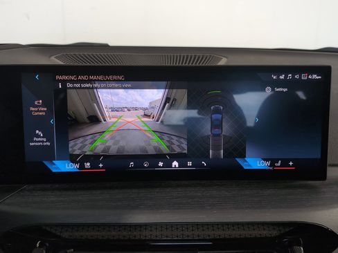 Used 2025 BMW 330i Sedan w/ Premium Package image 23