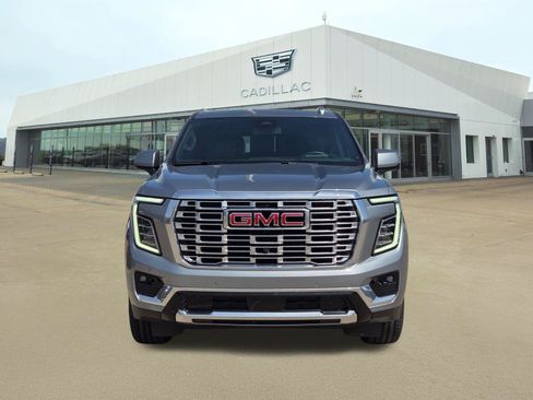 Used 2025 GMC Yukon Denali AWD/4WD image 2