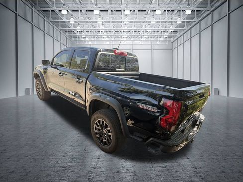 Used 2024 Chevrolet Colorado Trail Boss w/ Advanced Trailering Package AWD/4WD image 9