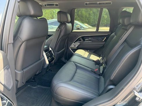 Used 2024 Land Rover Range Rover SE AWD/4WD image 7