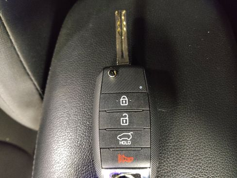 Used 2017 Kia Soul FWD image 32