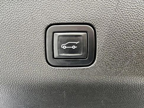 Used 2022 Chevrolet Tahoe RST w/ Sport Performance Package image 30