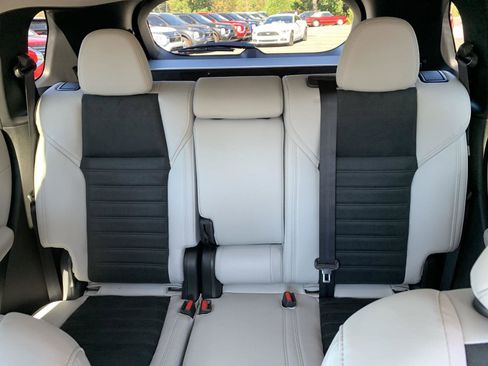 New 2025 Mitsubishi Outlander SE image 16