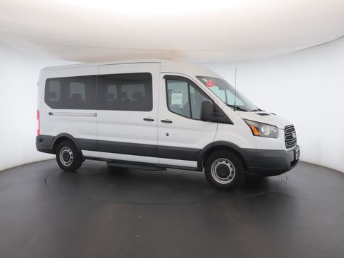 Used 2017 Ford Transit 350 XL image 28