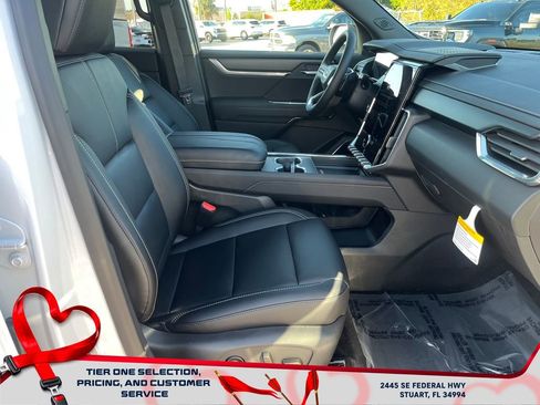 New 2026 GMC Acadia Elevation w/ Elevation Premium Package image 19