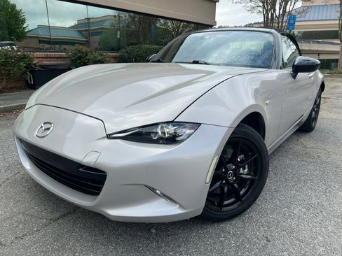 Used 2022 MAZDA MX-5 Miata Sport image 39