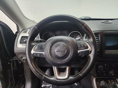 Used 2019 Jeep Compass Latitude image 13