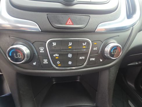 Used 2021 Chevrolet Equinox LT AWD/4WD image 17