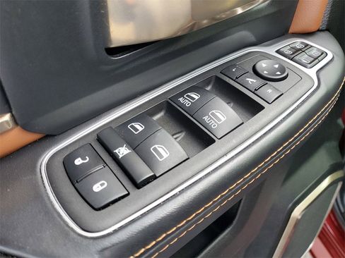 Used 2024 RAM 2500 Limited image 27