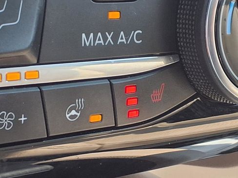 Used 2022 Ford Escape SEL image 9