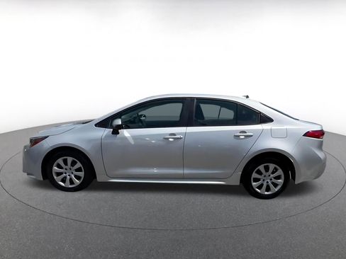 Used 2025 Toyota Corolla LE FWD image 9