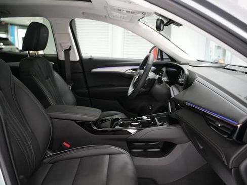 Used 2025 Buick Envision Avenir AWD/4WD image 22