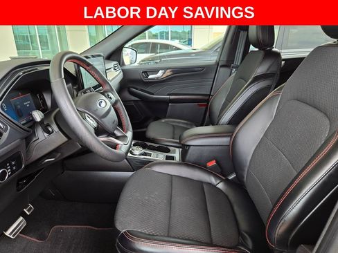 Used 2023 Ford Escape ST-Line w/ Tech Pack #1 AWD/4WD image 9