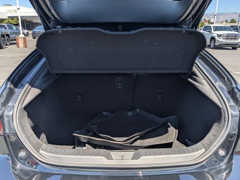 Used 2022 MAZDA MAZDA3 s FWD image 35