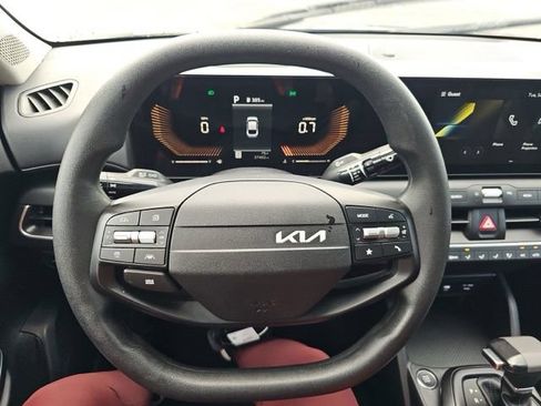 Used 2025 Kia K4 FWD image 11