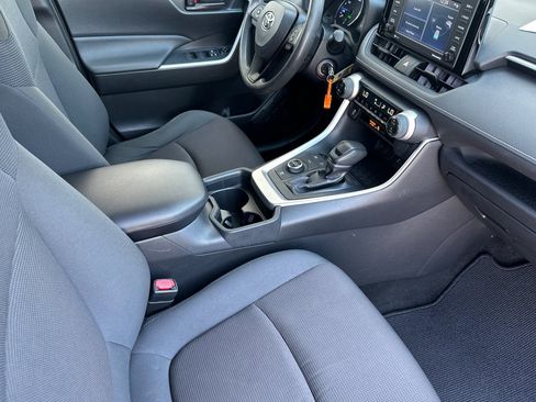 Certified 2020 Toyota RAV4 LE AWD/4WD image 16
