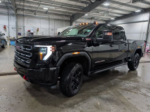 Used 2025 GMC Sierra 3500 AT4 w/ AT4 Premium Plus Package image 6