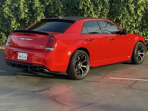 Used 2019 Chrysler 300 S RWD image 8