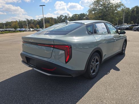 New 2025 Kia K4 LXS image 8