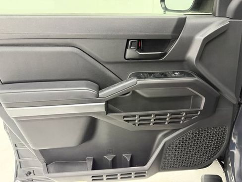 Used 2025 Toyota Tacoma SR5 w/ SR5 Upgrade Package image 30