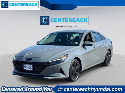 Used 2023 Hyundai Elantra SEL image 1