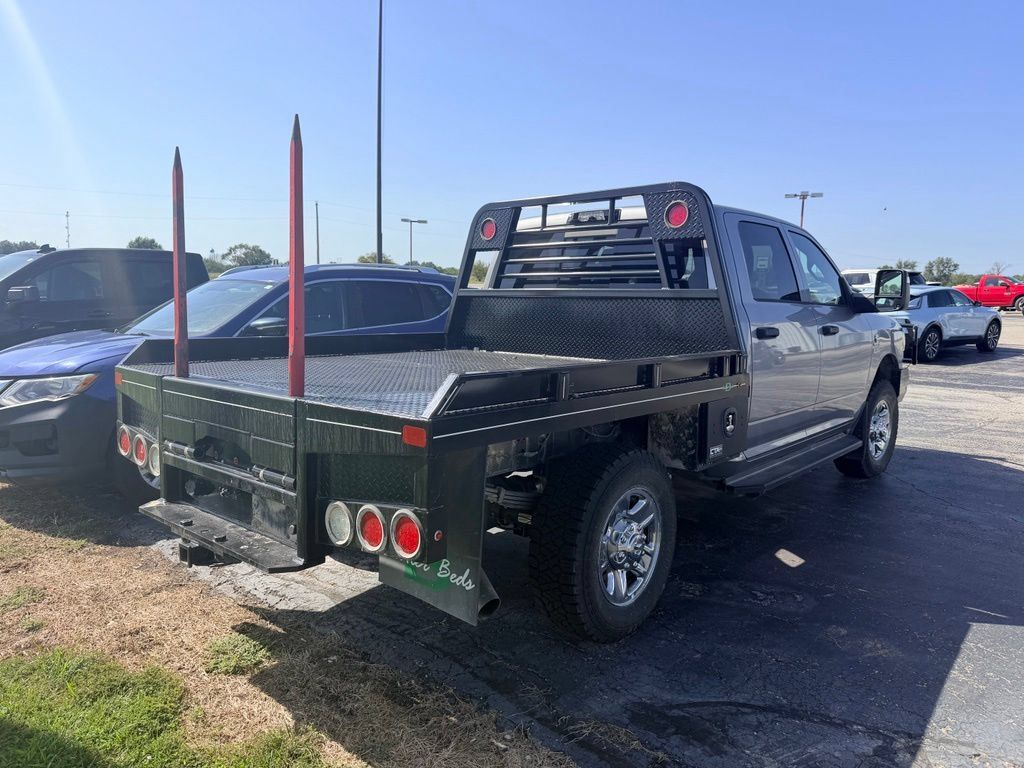 Used 2024 RAM 3500 Tradesman w/ Chrome Appearance Group AWD/4WD image 3