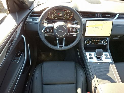 New 2026 Jaguar F-PACE R-Dynamic S image 4