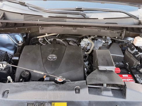 Used 2019 Toyota Highlander Limited Platinum FWD image 40