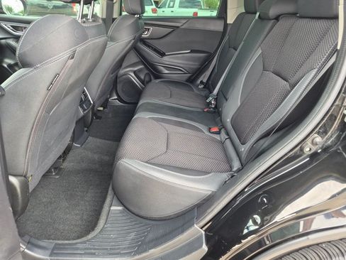 Used 2023 Subaru Forester Premium AWD/4WD image 19
