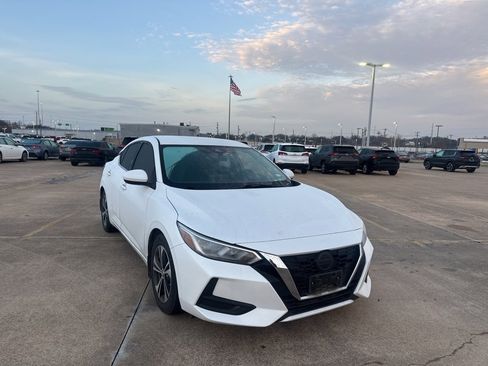 Certified 2022 Nissan Sentra SV image 1