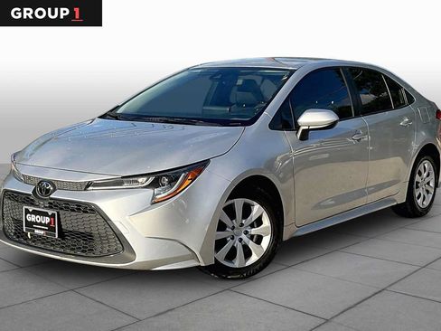 Used 2022 Toyota Corolla LE FWD image 1