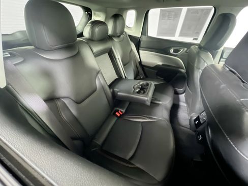 Used 2022 Jeep Compass Latitude w/ Sun and Sound Group image 25