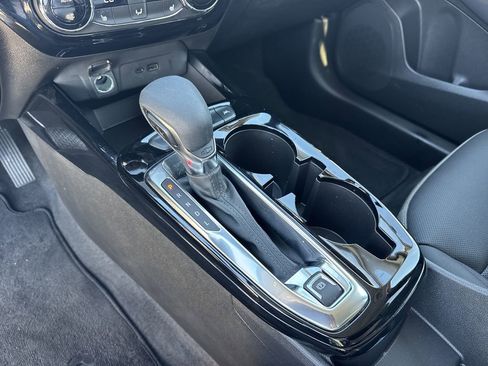 Used 2025 Chevrolet Trax ACTIV image 31