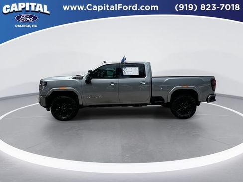 Used 2024 GMC Sierra 2500 AT4 w/ AT4 Preferred Package AWD/4WD image 5
