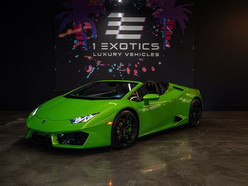 Used 2018 Lamborghini Huracan LP 580-2 RWD image 2
