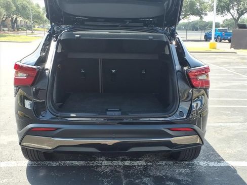 Used 2024 Chevrolet Trax ACTIV w/ Sunroof Package FWD image 17