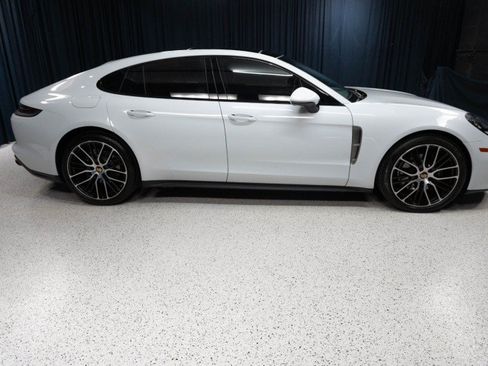 Used 2023 Porsche Panamera 4 Platinum Edition AWD/4WD image 4